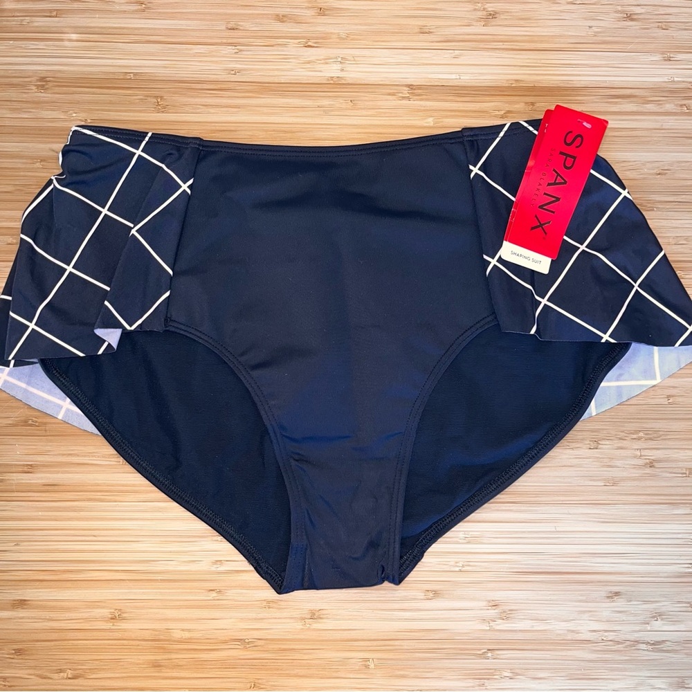 Spanx Shaping Suit Swim Bottoms Black White ruffle size 12 Geometric Skirt Women